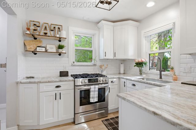 2705 Gardner Avenue, Berkley, MI 48072
