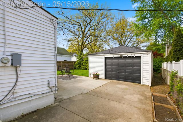 2705 Gardner Avenue, Berkley, MI 48072