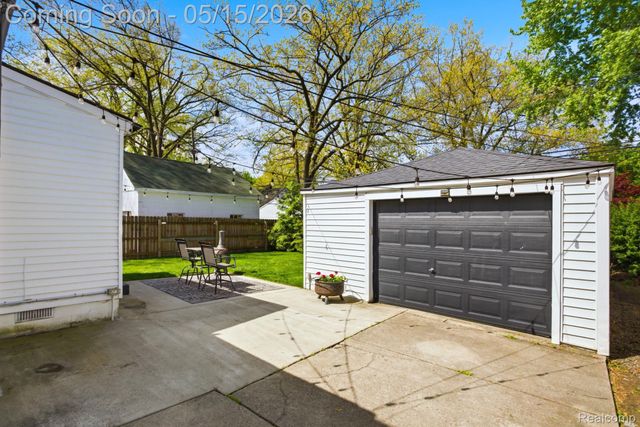 2705 Gardner Avenue, Berkley, MI 48072