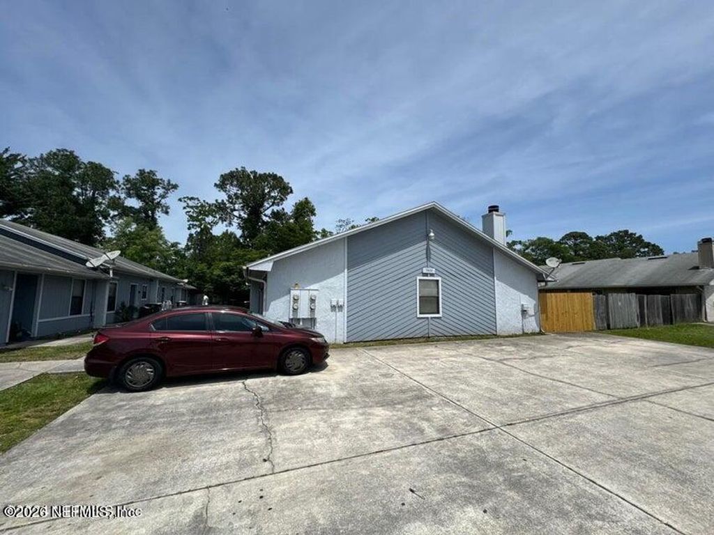 7623 INDIAN LAKES Drive 3, Jacksonville, FL 32210