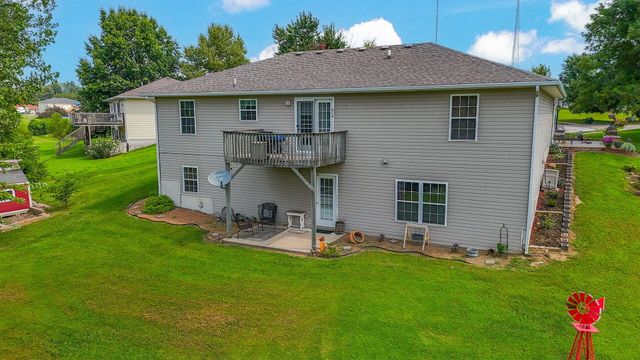 1370 LYRIC CT, Boonville, MO 65233