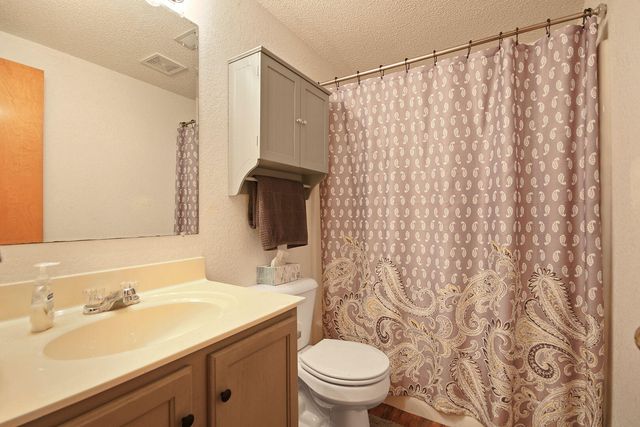 1370 LYRIC CT, Boonville, MO 65233
