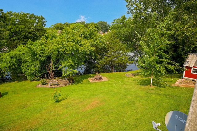 1370 LYRIC CT, Boonville, MO 65233