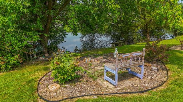 1370 LYRIC CT, Boonville, MO 65233