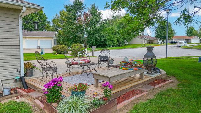 1370 LYRIC CT, Boonville, MO 65233