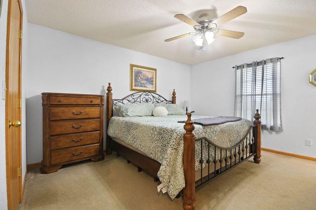 1370 LYRIC CT, Boonville, MO 65233