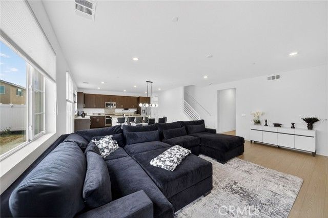 587 Holston, Rialto, CA 92377