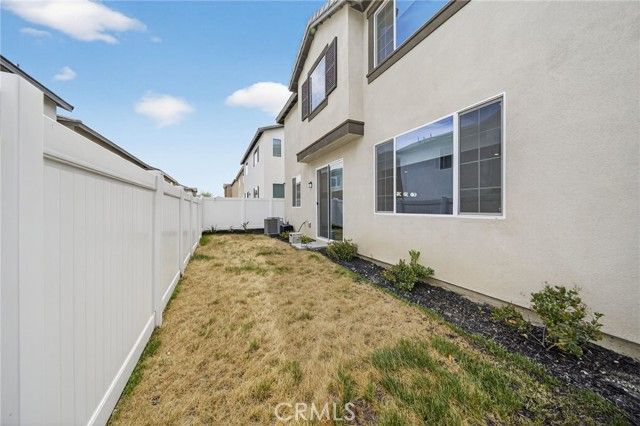 587 Holston, Rialto, CA 92377