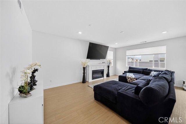 587 Holston, Rialto, CA 92377