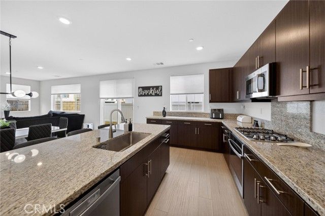 587 Holston, Rialto, CA 92377