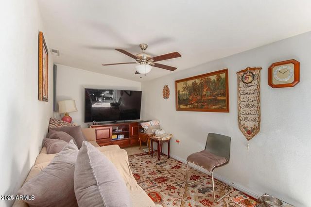 3121 W GREENWAY Road, Phoenix, AZ 85053