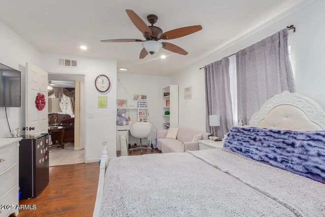 3121 W GREENWAY Road, Phoenix, AZ 85053