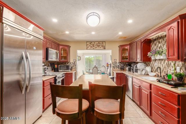 3121 W GREENWAY Road, Phoenix, AZ 85053