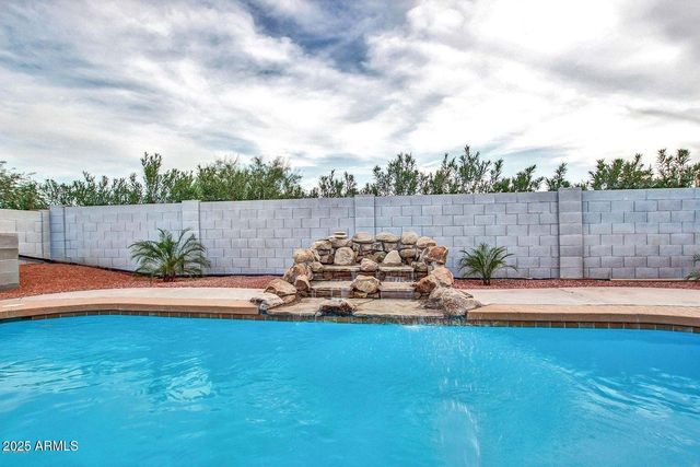 3121 W GREENWAY Road, Phoenix, AZ 85053