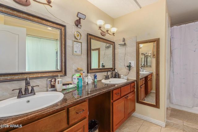 3121 W GREENWAY Road, Phoenix, AZ 85053