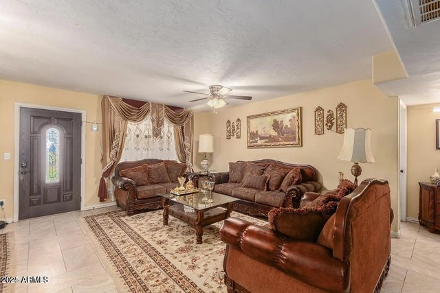 3121 W GREENWAY Road, Phoenix, AZ 85053