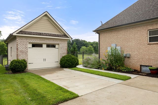 1118 Averwater Run, Murfreesboro, TN 37128