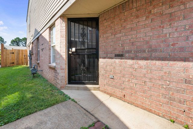 7981 MARSHA WOODS DR, Memphis, TN 38125