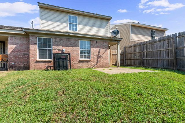 7981 MARSHA WOODS DR, Memphis, TN 38125