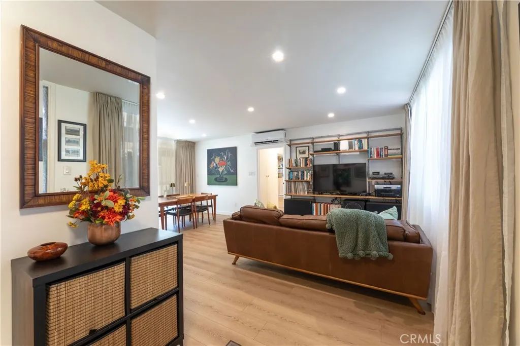 210 Grand 102, Long Beach, CA 90803