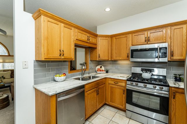 1988 Waterford Place SW, Rochester, MN 55902