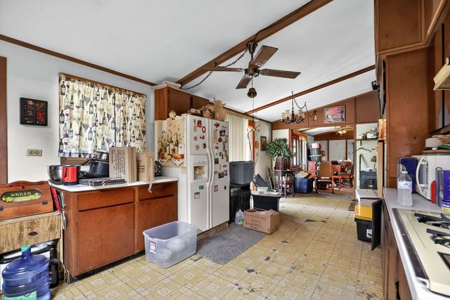 21364 Burr Oak Road, Harvard, IL 60033