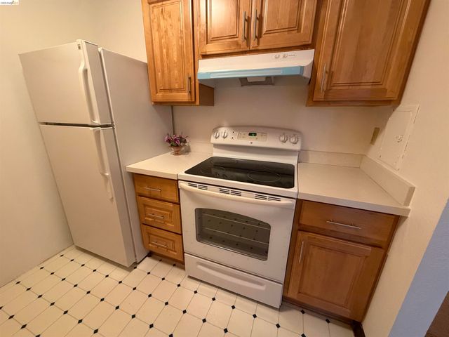 555 Pierce St 1021, Albany, CA 94706