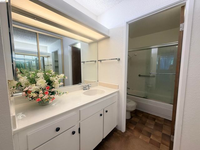 555 Pierce St 1021, Albany, CA 94706