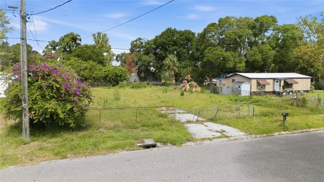 5013 DACCA DRIVE, Tampa, FL 33619