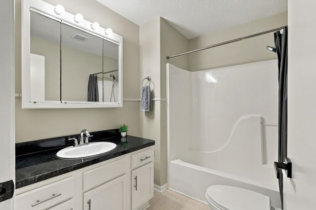 9634 Sawgrass Court 7, Van Buren Twp, MI 48111
