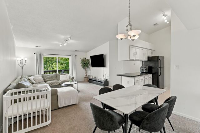 9634 Sawgrass Court 7, Van Buren Twp, MI 48111