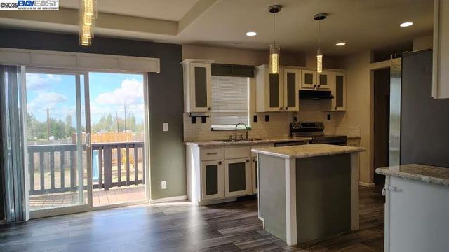 13742 Endicot Cir, Magalia, CA 95954