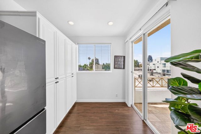 333 Westminster Avenue 402, Los Angeles, CA 90020
