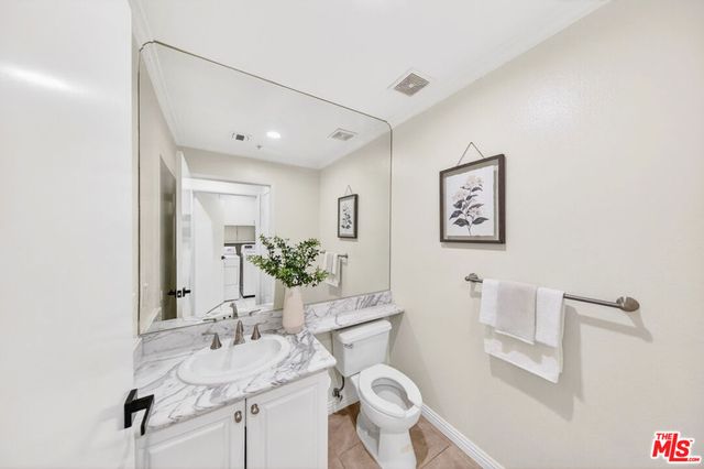 333 Westminster Avenue 402, Los Angeles, CA 90020