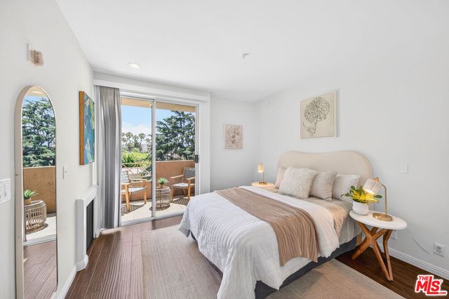 333 Westminster Avenue 402, Los Angeles, CA 90020