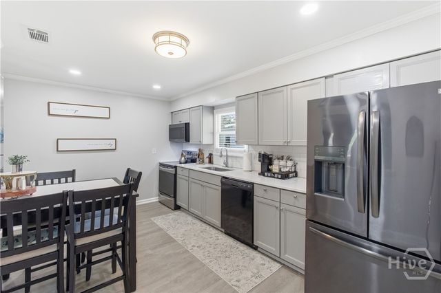 11 Ossabaw Road, Savannah, GA 31410