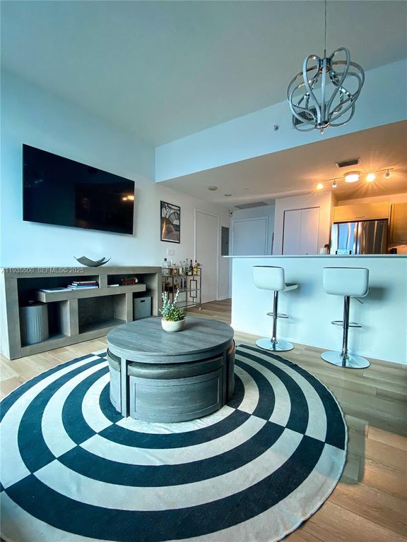 350 NE 24th St 712, Miami, FL 33137