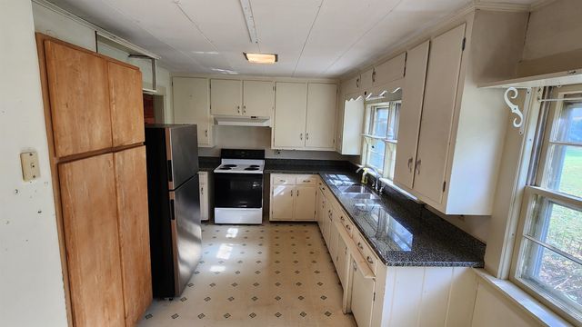 45 Chase Street, Claremont, NH 03743