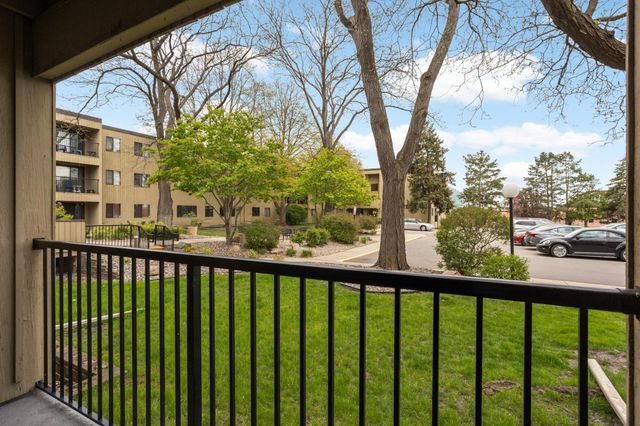 4101 Parklawn Avenue 103, Edina, MN 55435