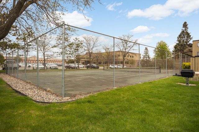 4101 Parklawn Avenue 103, Edina, MN 55435