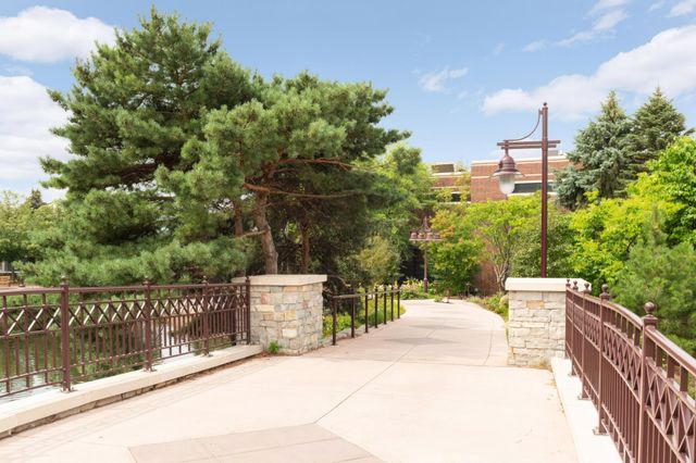 4101 Parklawn Avenue 103, Edina, MN 55435