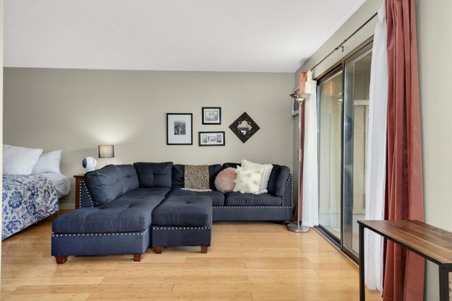 4101 Parklawn Avenue 103, Edina, MN 55435