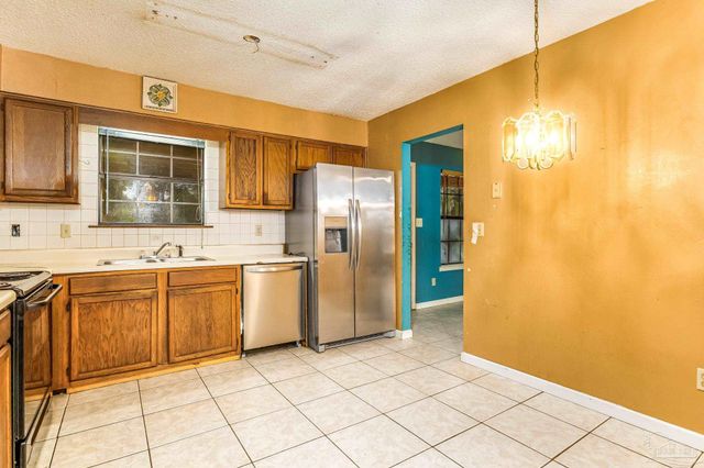 10495 Silver Creek Dr, Pensacola, FL 32506