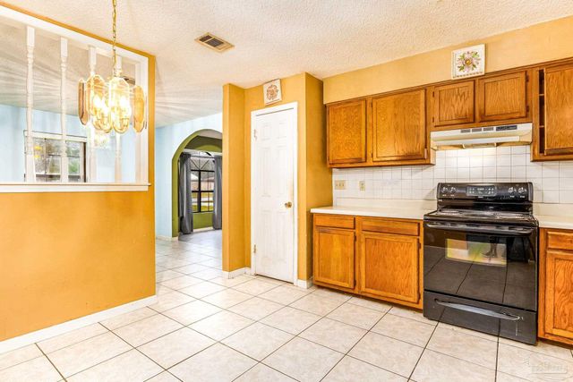 10495 Silver Creek Dr, Pensacola, FL 32506