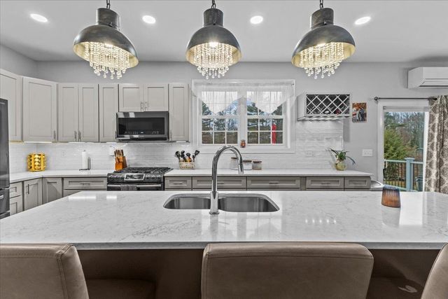 94 St. Albans Road, Swanton, VT 05488