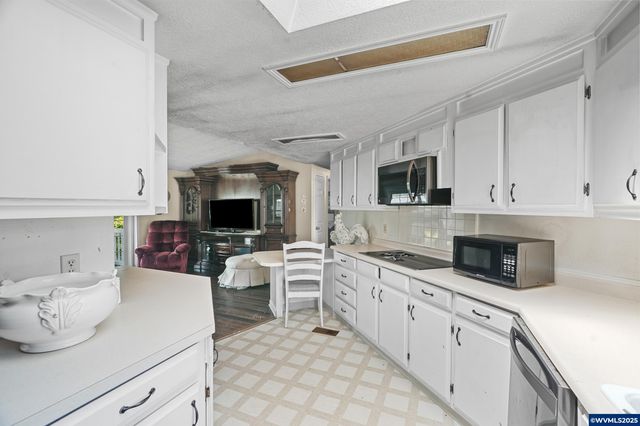 1055 N Lockhaven Dr 51, Keizer, OR 97303