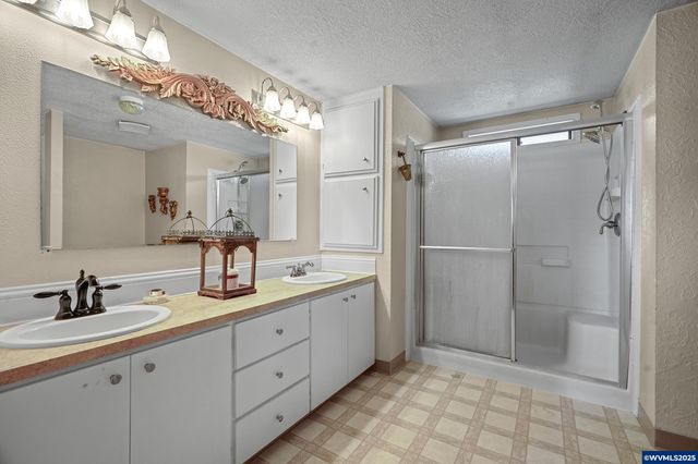 1055 N Lockhaven Dr 51, Keizer, OR 97303