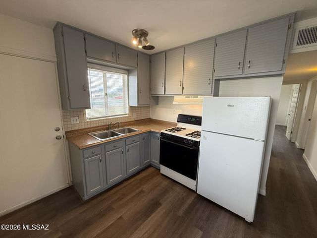 4733 E 2nd Street, Tucson, AZ 85711