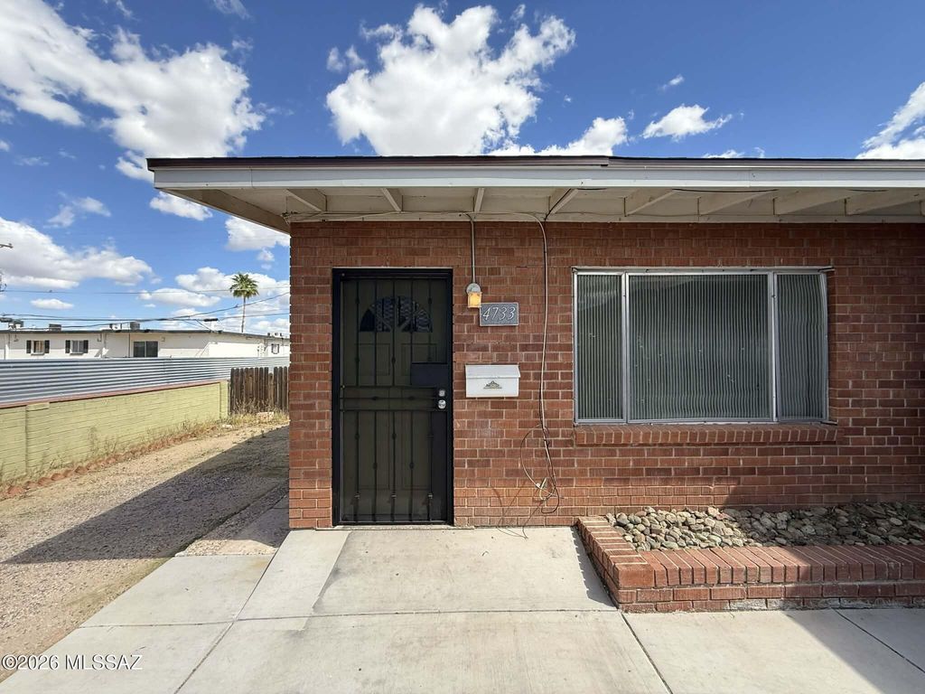 4733 E 2nd Street, Tucson, AZ 85711