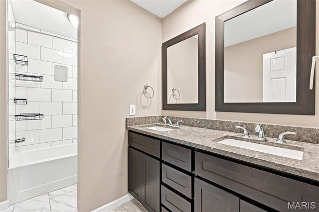 3127 Donnycave Lane, Maryland Heights, MO 63043